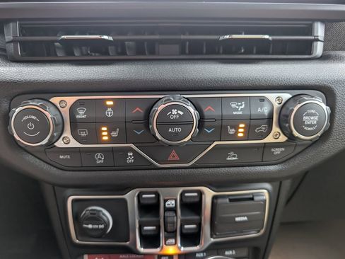 New 2026 Jeep Gladiator Sport AWD/4WD image 29