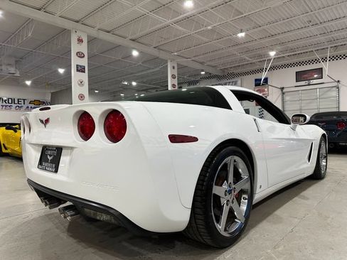 Used 2007 Chevrolet Corvette Coupe w/ Preferred Equipment Group RWD image 3