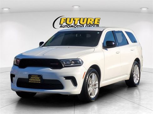 Used 2023 Dodge Durango GT image 3
