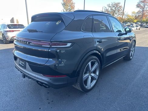 Certified 2024 Porsche Cayenne S image 5