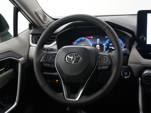 Used 2025 Toyota RAV4 Limited image 13