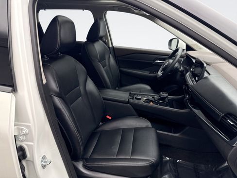 Used 2023 Nissan Rogue SL w/ SL Premium Package image 17