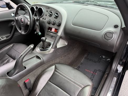Used 2009 Pontiac Solstice GXP w/ Premium Package RWD image 19