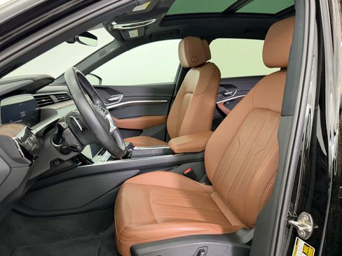 Used 2022 Audi e-tron Premium Plus w/ Premium Plus Package image 5