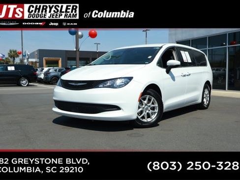 Used 2023 Chrysler Voyager LX FWD image 1