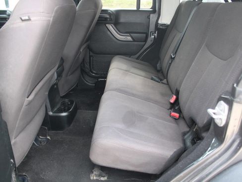Used 2018 Jeep Wrangler Unlimited Sport S AWD/4WD image 10