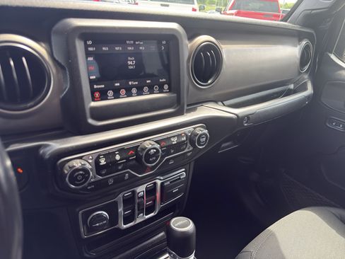 Used 2020 Jeep Gladiator Sport w/ Quick Order Package 24S AWD/4WD image 22