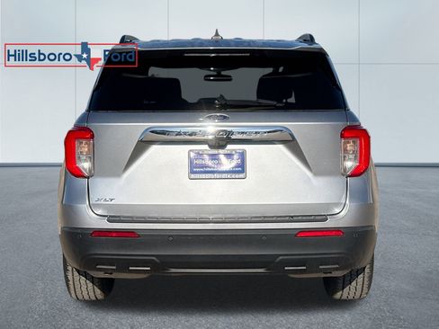 Used 2022 Ford Explorer XLT image 7