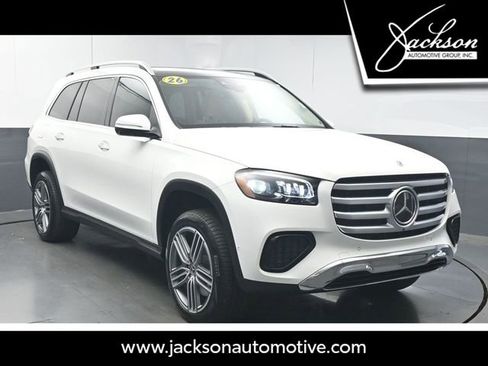 Used 2026 Mercedes-Benz GLS 450 4MATIC image 1