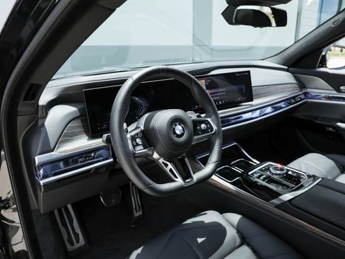 Used 2024 BMW 740i RWD image 15