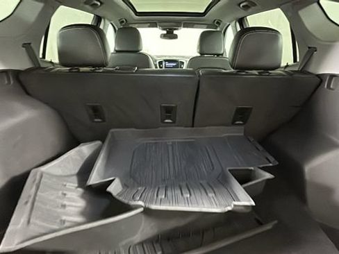 Used 2023 GMC Terrain SLT w/ Infotainment Package II AWD/4WD image 29