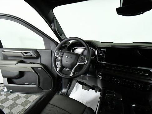 New 2026 Chevrolet Silverado 1500 ZR2 image 19