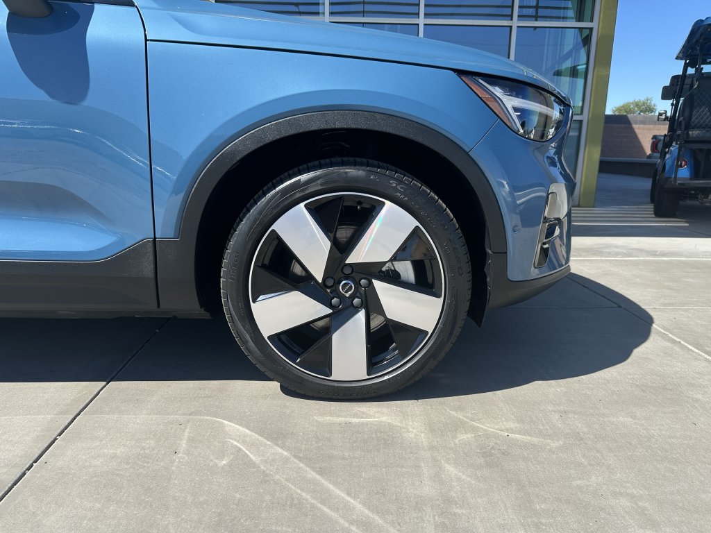 Used 2023 Volvo C40 P8 Recharge Ultimate AWD/4WD image 8