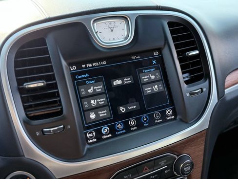Used 2018 Chrysler 300 C w/ Safetytec Plus Group RWD image 49