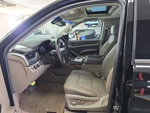 Used 2018 Chevrolet Suburban Premier AWD/4WD image 9