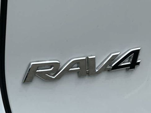 Used 2023 Toyota RAV4 SE w/ Convenience Package AWD/4WD image 19