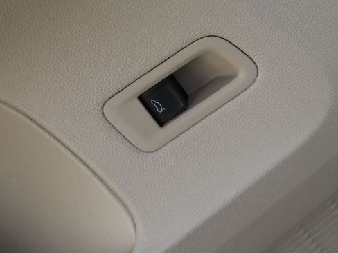 Used 2024 Volkswagen Atlas SE image 22