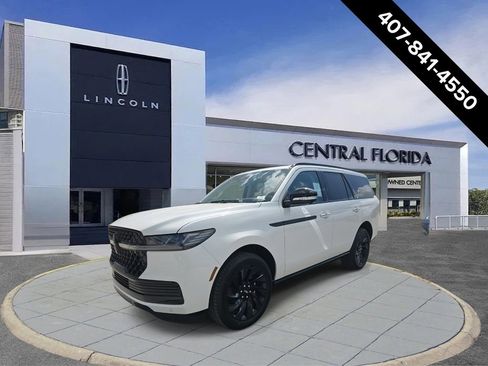 New 2026 Lincoln Navigator Reserve w/ Jet Appearance Package image 5