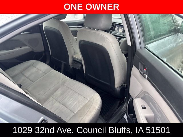 Used 2017 Hyundai Elantra SE FWD image 9
