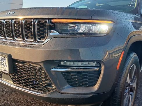 Used 2023 Jeep Grand Cherokee image 12