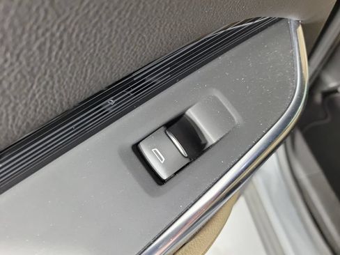 Certified 2024 Cadillac XT4 Luxury FWD image 14