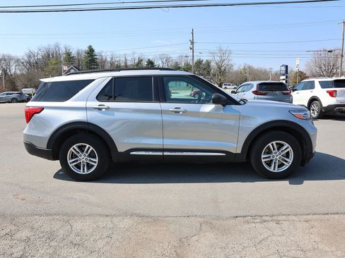 Certified 2023 Ford Explorer XLT image 8