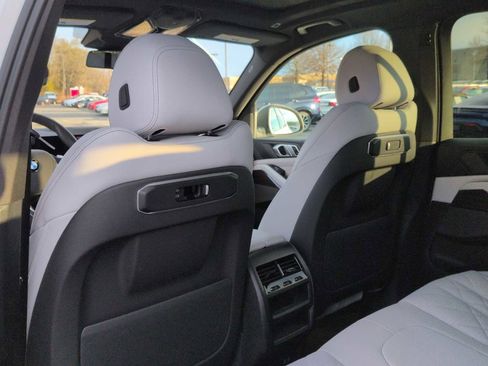 Certified 2024 BMW X5 xDrive40i w/ Premium Package image 19