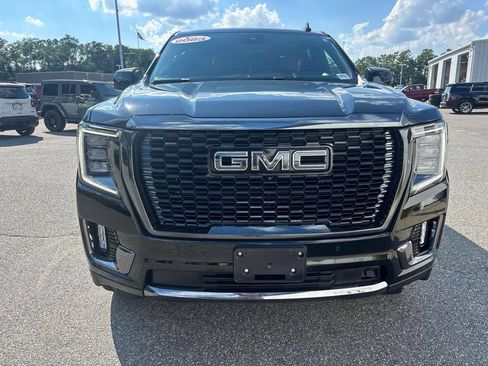 Used 2023 GMC Yukon Denali Ultimate AWD/4WD image 9