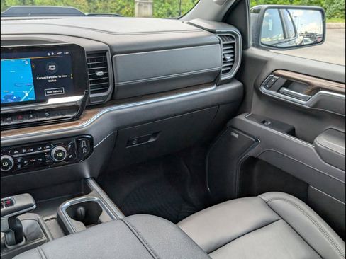 Used 2025 Chevrolet Silverado 1500 LT Trail Boss w/ Convenience Package II AWD/4WD image 9