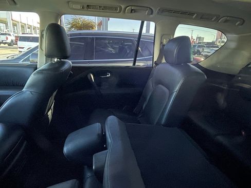 Used 2016 INFINITI QX80 4WD w/ Driver's Assistance Package image 7