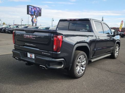 Used 2023 GMC Sierra 1500 Denali w/ Technology Package AWD/4WD image 3