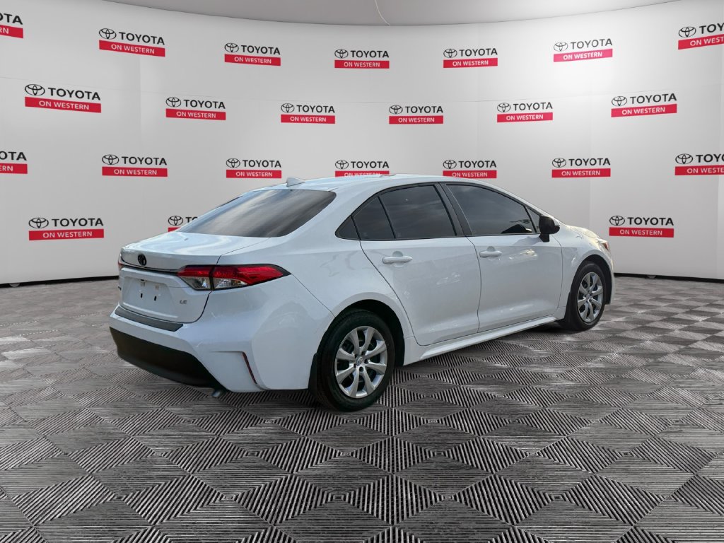 Used 2025 Toyota Corolla LE FWD image 5