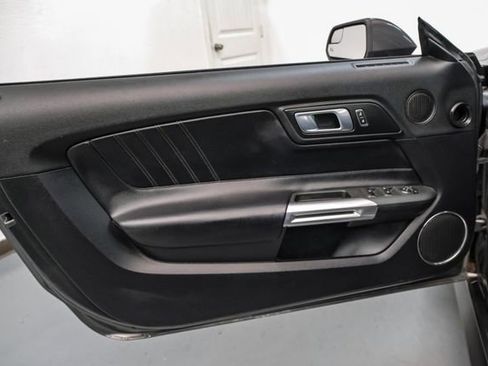 Used 2018 Ford Mustang Premium image 43