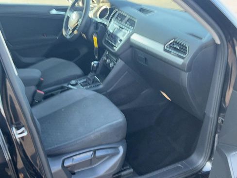 Used 2020 Volkswagen Tiguan S image 28
