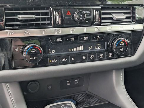 New 2026 Nissan Pathfinder SL FWD image 27