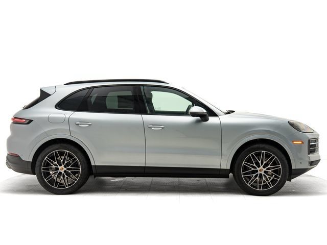 Certified 2026 Porsche Cayenne AWD/4WD image 29