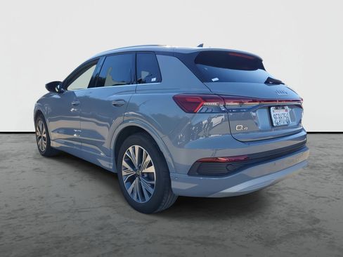 Used 2023 Audi Q4 e-tron Premium Plus w/ Premium Plus image 3