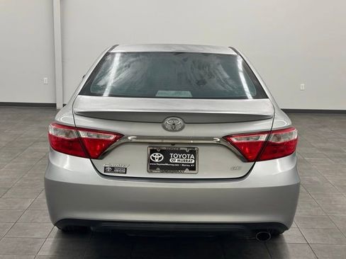 Used 2015 Toyota Camry SE image 3