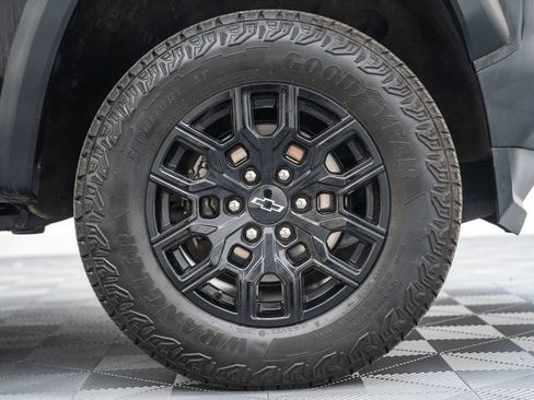 Used 2025 Chevrolet Colorado Trail Boss AWD/4WD image 17