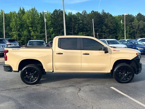 Used 2021 Chevrolet Silverado 1500 LT Trail Boss w/ Convenience Package II AWD/4WD image 2