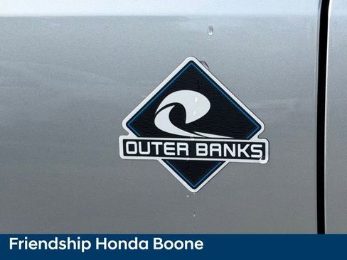 Used 2022 Ford Bronco Outer Banks AWD/4WD image 13