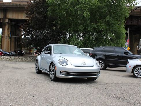Used 2012 Volkswagen Beetle 2.0T FWD image 12