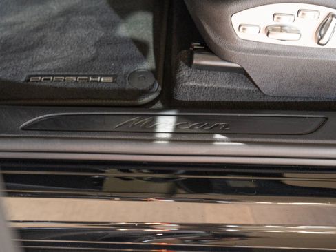 Certified 2026 Porsche Macan AWD/4WD image 12