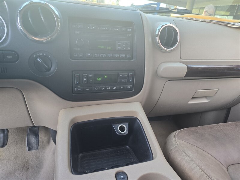 Used 2006 Ford Expedition King Ranch AWD/4WD image 25