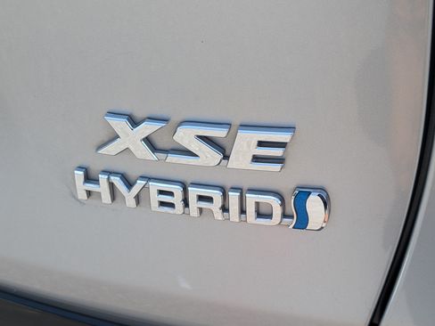 Used 2020 Toyota RAV4 XSE w/ XSE Grade Weather Package AWD/4WD image 9
