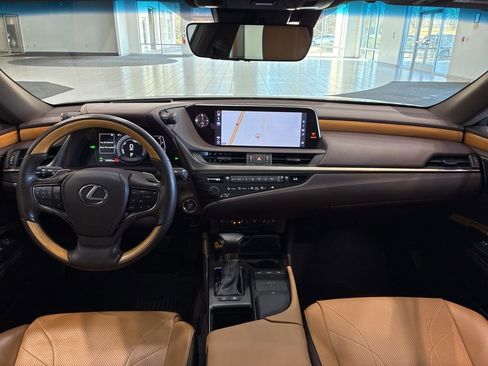 Certified 2019 Lexus ES 300h Ultra Luxury image 20