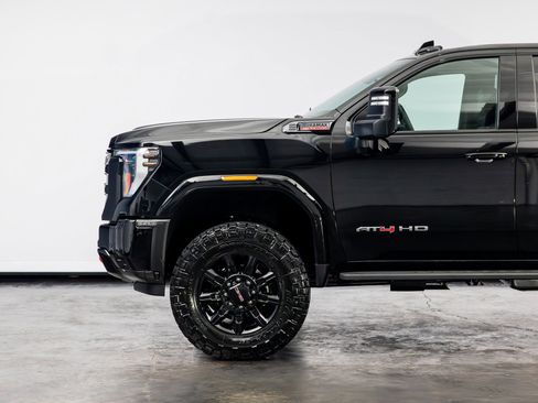 Used 2025 GMC Sierra 2500 AT4 w/ AT4 Premium Plus Package image 10