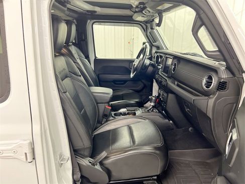 Used 2022 Jeep Wrangler Unlimited Sahara w/ Cold Weather Group image 22