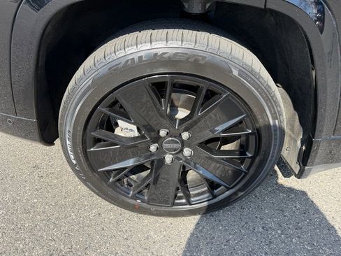 Used 2024 Jeep Wagoneer Launch Edition image 13