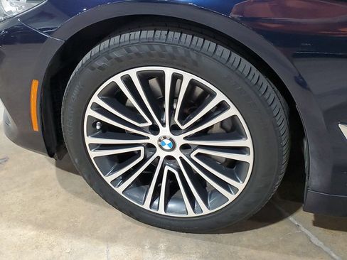 Used 2018 BMW 530i xDrive AWD/4WD image 46